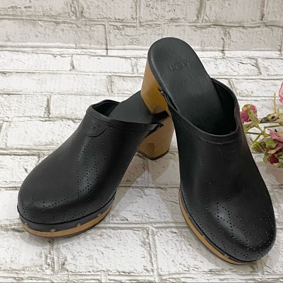 UGG Abbie Black Diamond Cut Perforated Leather Studded Mule Heeled Clogs Size 7 - Picture 2 of 16